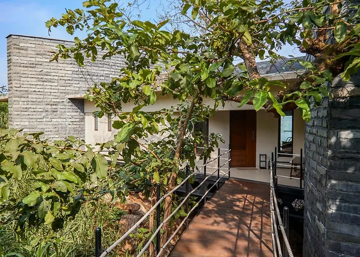 Saffronstays Yahvi Waters By Kosha Villas - 2-Br Villa Near Pawna Lake With Infinity Pool And Bonfire Setup Lonavala